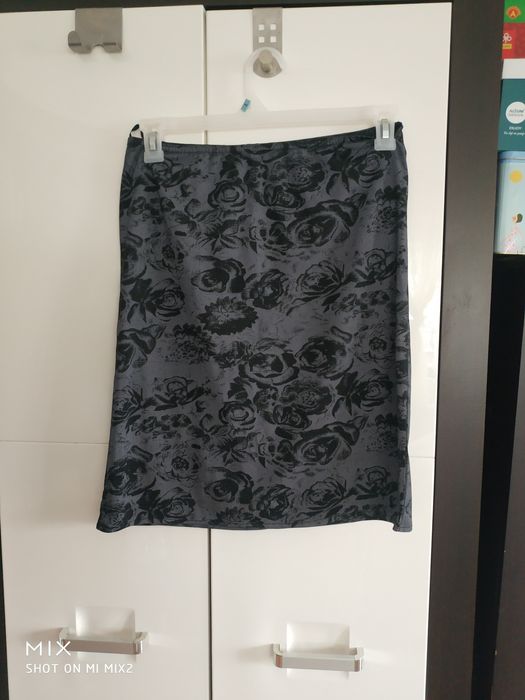 Szaro-czarna spódniczka damska 40.