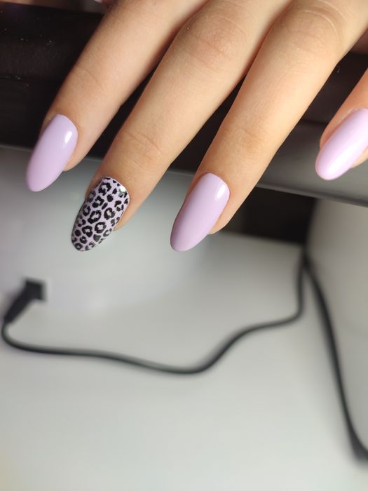 Манікюр, корекція, нарощування нігтів