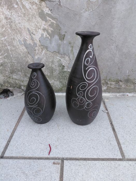 2 Bules pretos de sala com ligeiras marcas de uso 5€ as 2