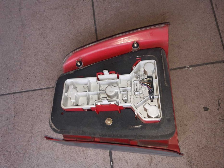 Passat B5 sedan - lampa lewy tył