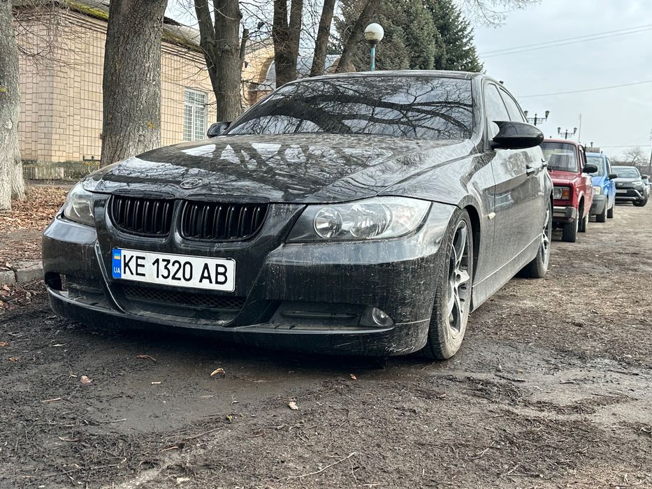 BMW e90 318i седан