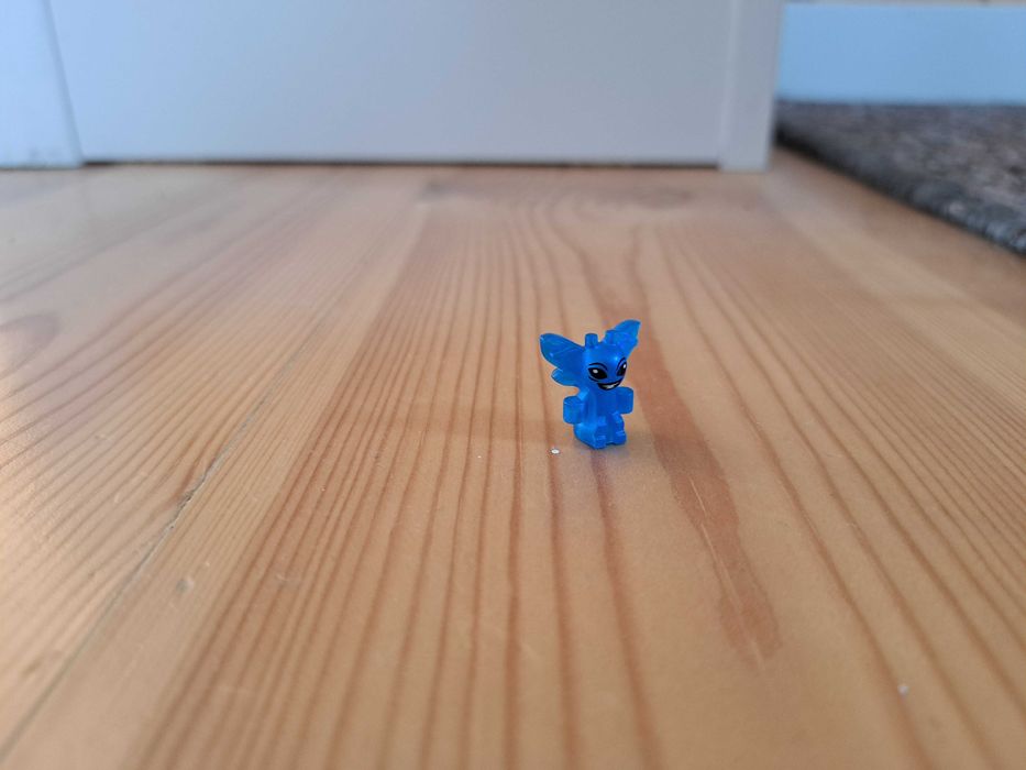 2 mini postacie + 1 mini figurka