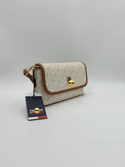 Сумка женская T*mmy  | Бежевый и черный | Монограмма