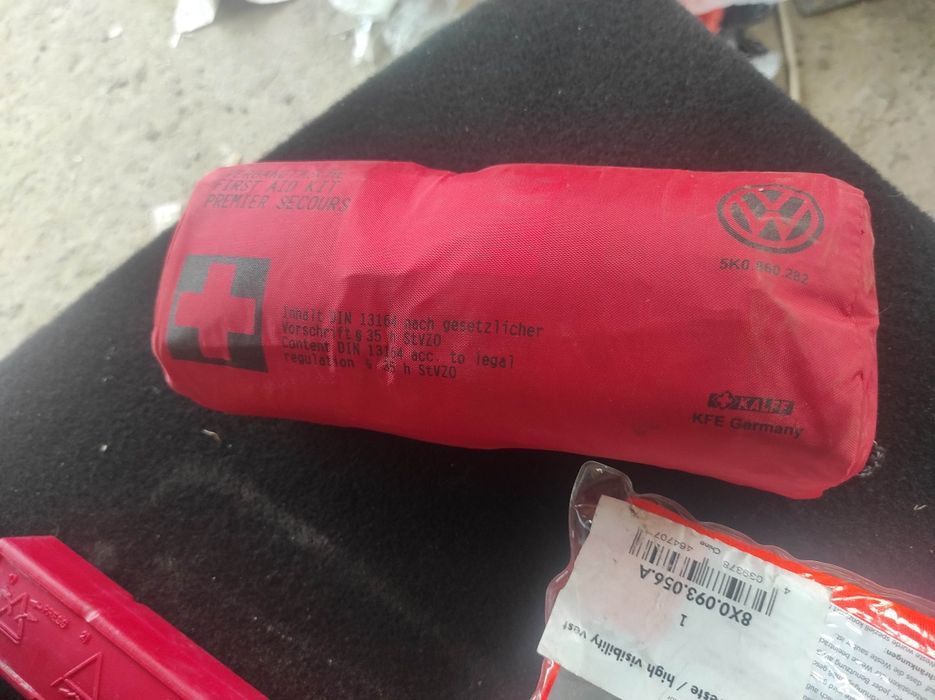 Знак аварійної зупинки vw touareg,tiguan,skoda superb,octavia,seat