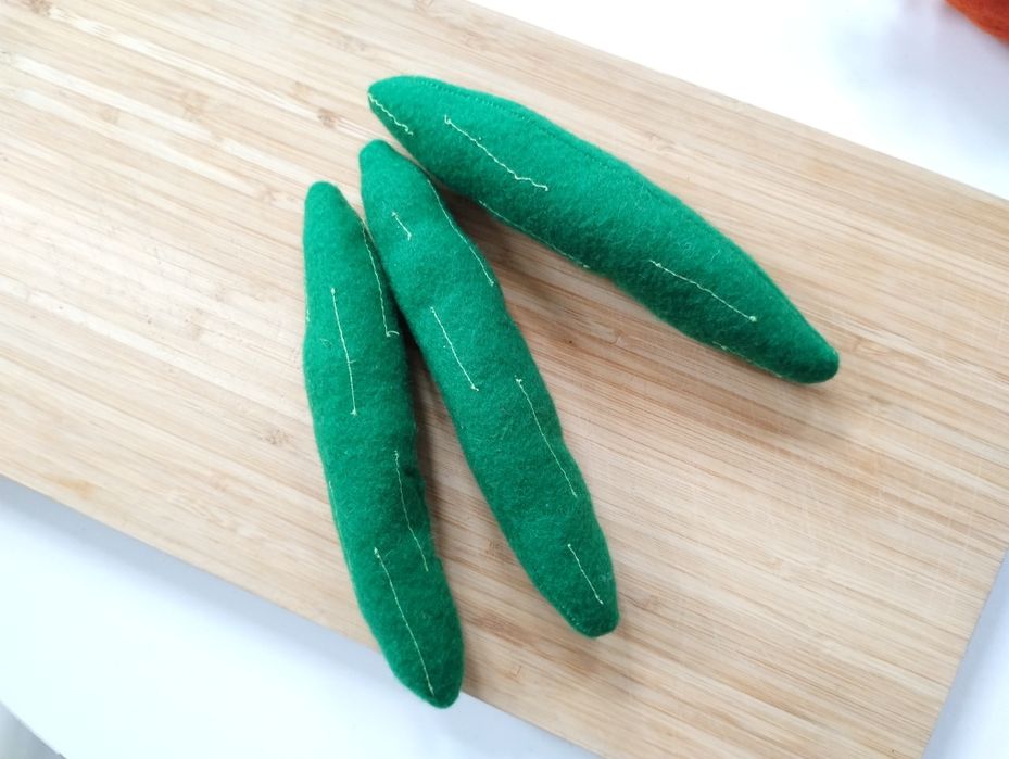 Filcowe jedzenie ogórek