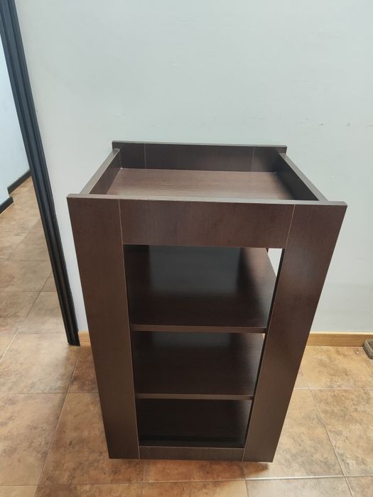 Carrinho  de apoio com rodas