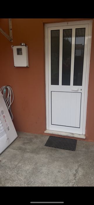 Moradia T2 com terreno 850 m2 a 900 mts da praia de lavadores