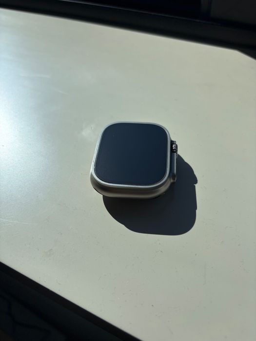 Apple Watch Ultra 2 49mm GPS + Cellular – Titânio – Impecável