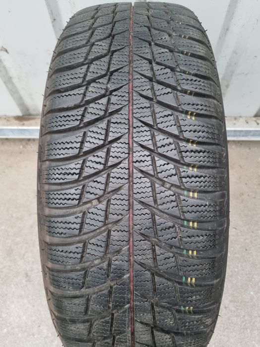 Opona używana 1szt. 205/60/16 Bridgestone Blizzak LM001  / 7,5mm