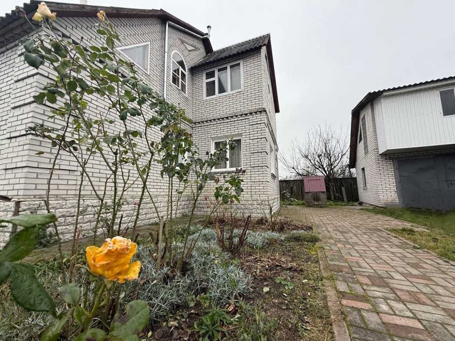 Продаж будинку 168,4 м, ділянка 9 соток, газ, держ. програми так!