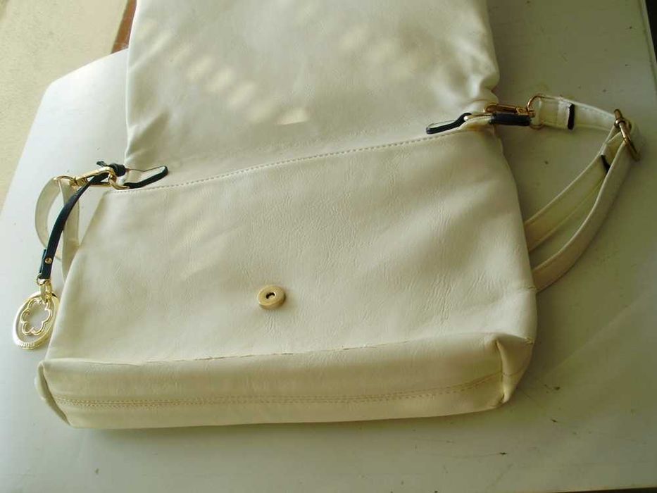 Mala de jovem ou senhora