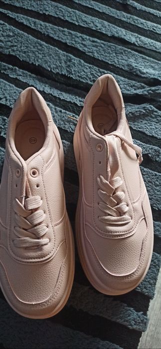 Nowe snkersy rozmiar 40