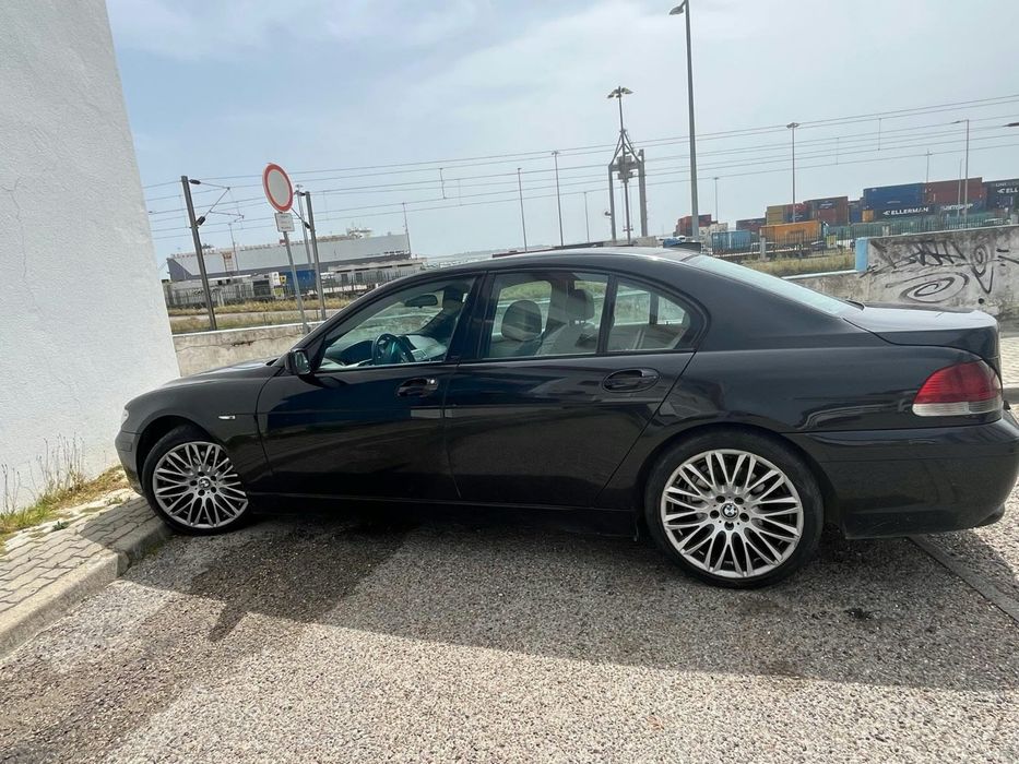 Vende se bmw 730