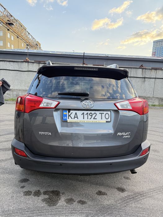 Toyota RAV 4  офіційна