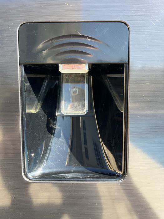 Холодильник Midea черный диспенсер воды