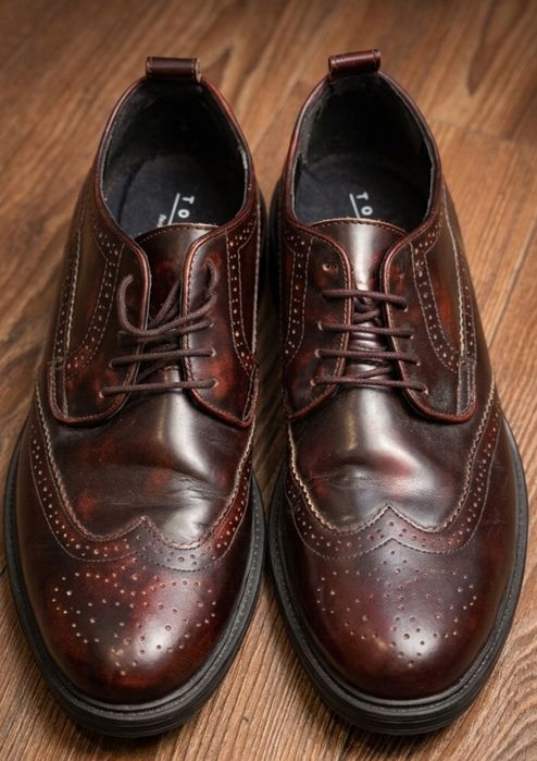 Класичні броги Crockett & Jones,  Bacco Bucci, Мюлі Converse