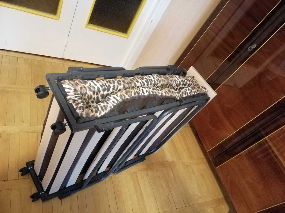 Розкладне ліжко з матрацом. Розкладачка на ламелях з матрацом