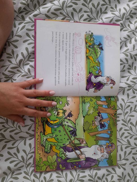 Livro "O Feiticeiro Horácio e a varinha mágica"