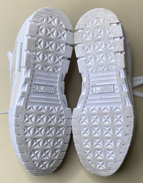 Жіночі кросівки PUMA.