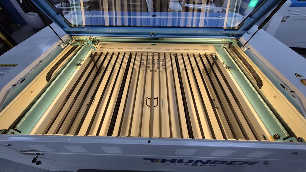 Máquina de corte e gravação laser ThunderLaser Nova51 1300x900mm