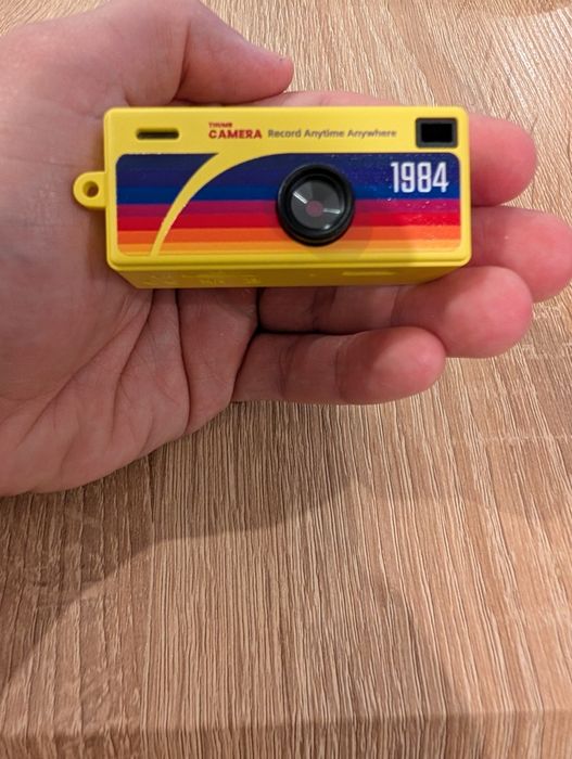 ThumbThumb  Camera G6 com cartão de memória 64gbs, estilo RETRO.