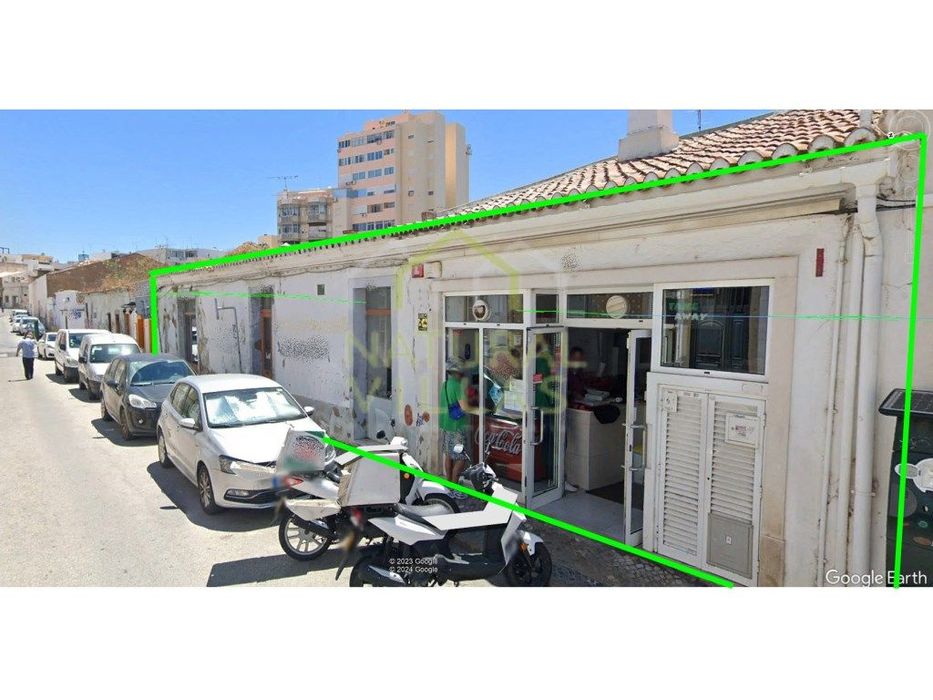 Casas Antigas para Recuperação junto à Baixa de Faro