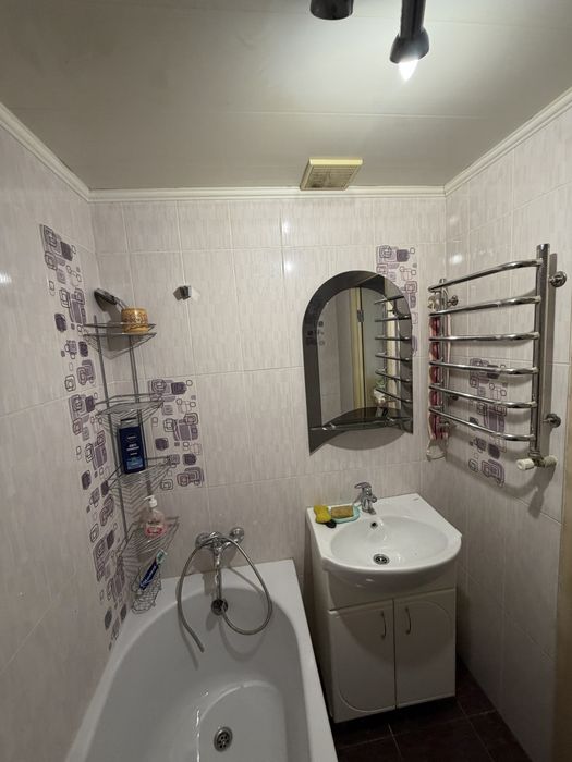 Продаж, вул. В. Симоненка, 2 кім, 6 пов., 57500$, 51м2 - More
