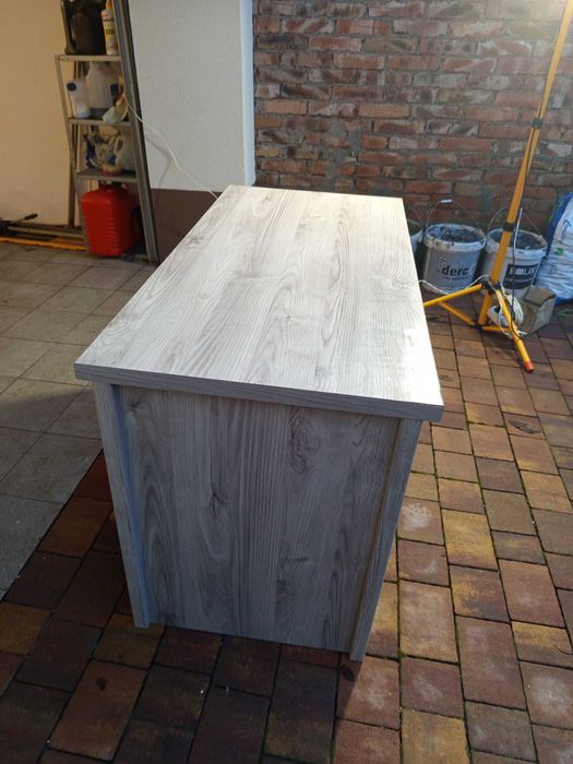 Sprzedam biurko w dobrym stanie