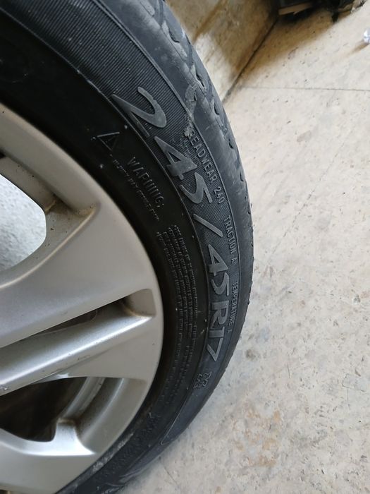 Vendo uma jante de alumínio