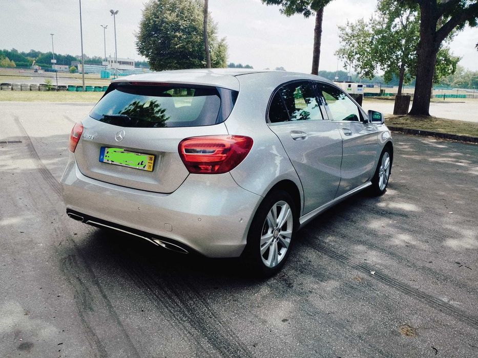 Mercedes-Benz A 180 d (2016) | 146.000 km | Nacional / Como Novo