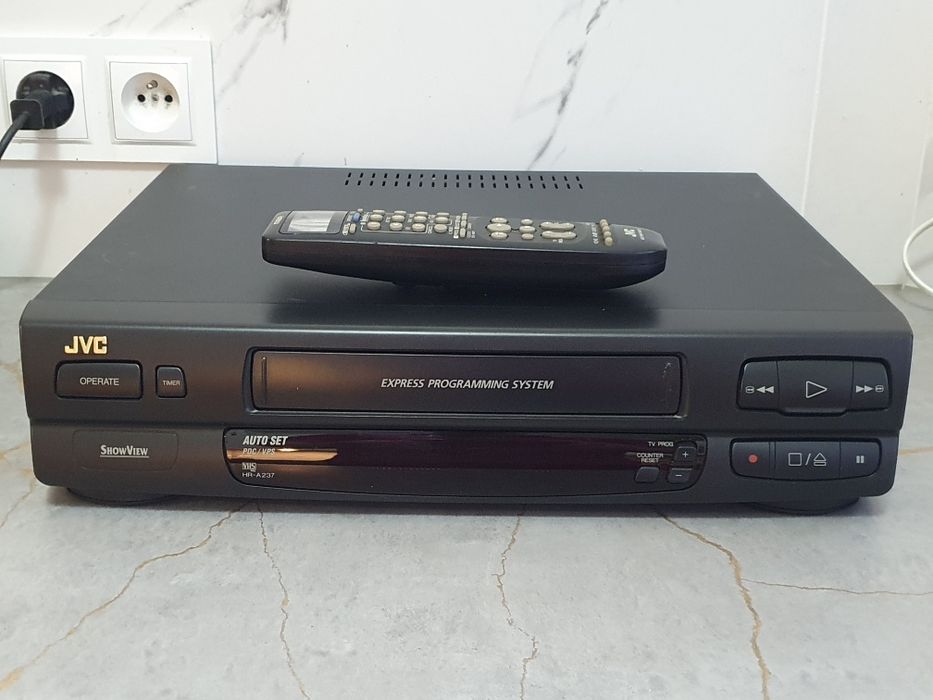 Magnetowid VHS JVC HR-A237 z pilotem
