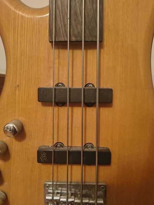 Baixo ativo Warwick Rockbass Corvette fretless para canhotos