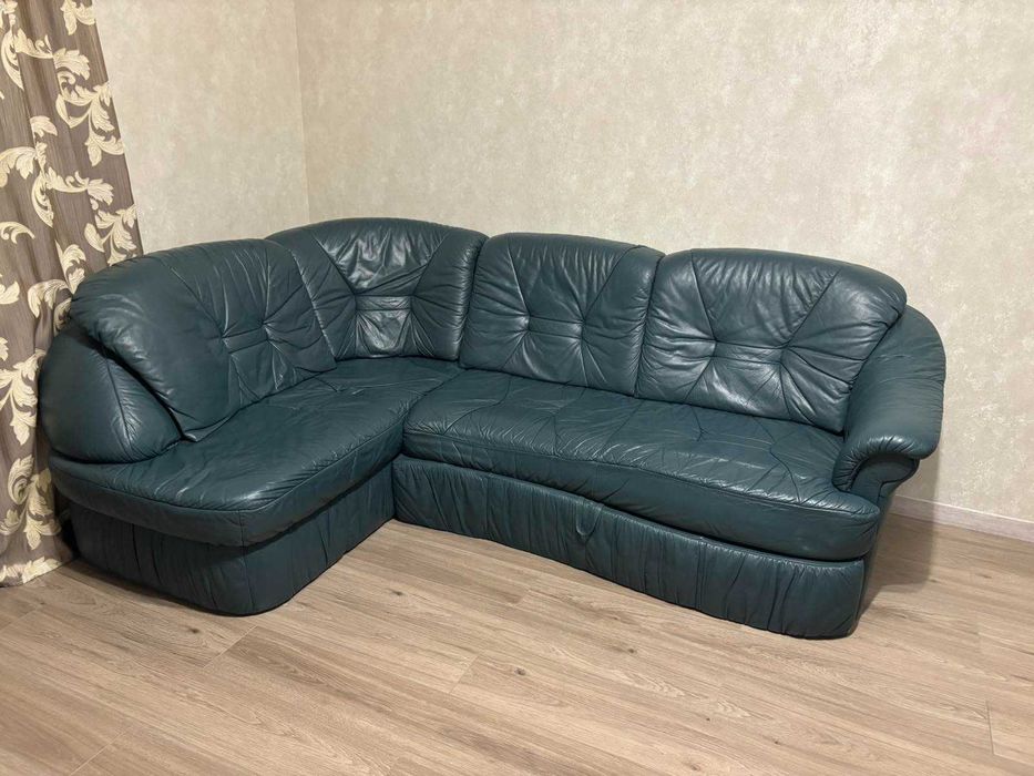 Шкіряний куточок