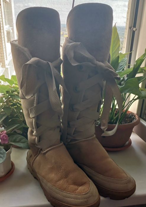 Класична вінтажна модель UGG Australia із серії Roxy Tall