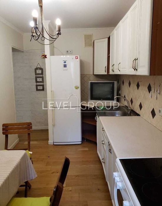 Продаж трикімнатної квартири вул. Радченка 4 Солом'янський