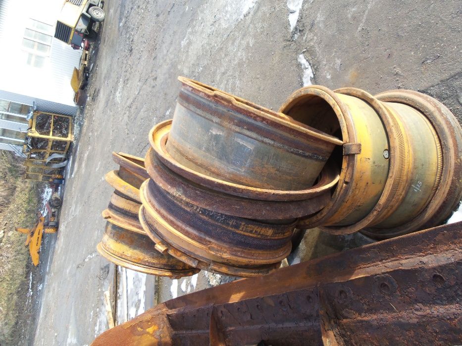 Felgi do ładowarki Case 821C. 16 otworów