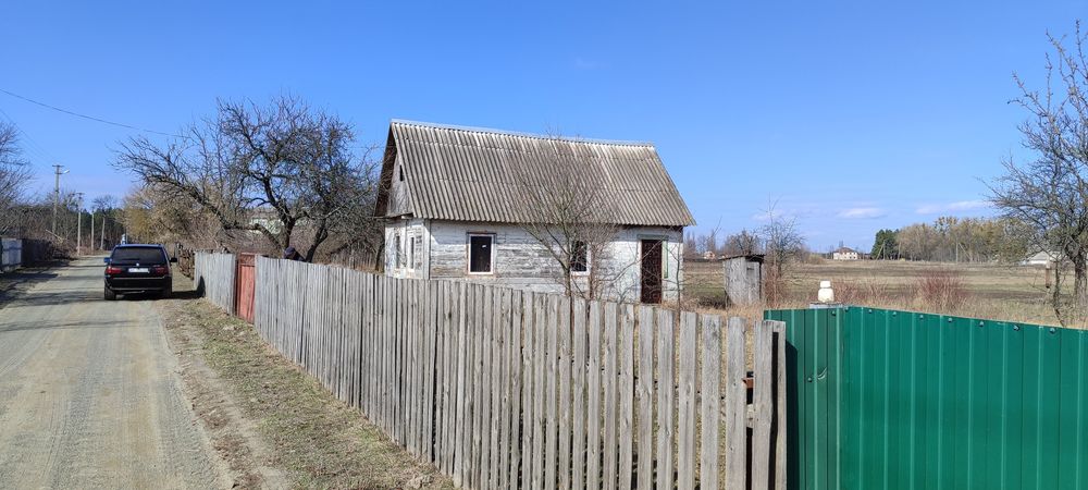 Продам дачний будинок під реконструкцію чи знос
