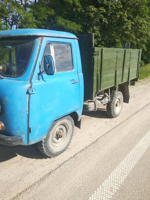 Продам УАЗ бортовий 3303-01