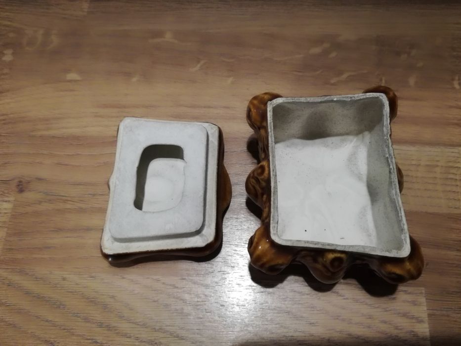 szkatułka prl ceramiczna brązowa