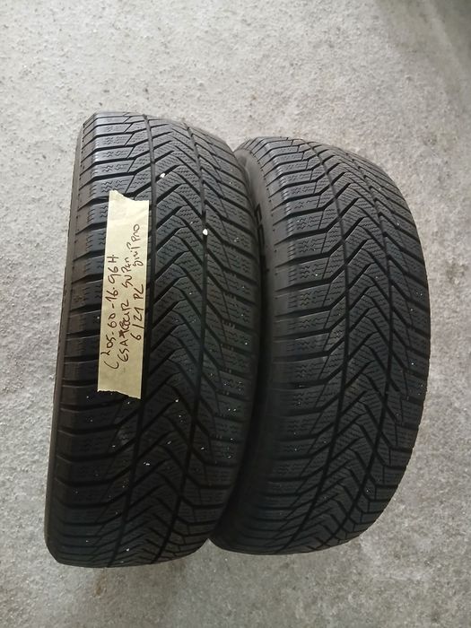 2 Pneus 205/60R16 seminovos