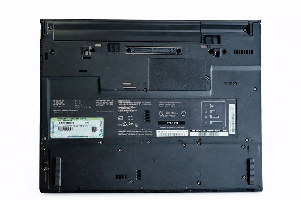Laptop IBM Lenovo ThinkPad T40 zasilacz bateria dlugo trzyma (104)