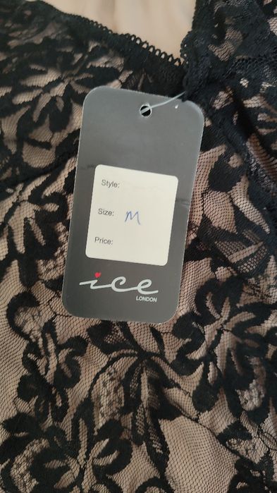 Сукня з відкритою спинкою