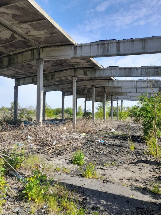 Бетонний склад-ангар