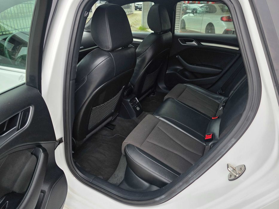 Audi A3 1.6 TDi S-LINE