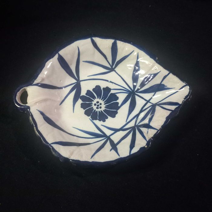Azeitoneira azul e branca