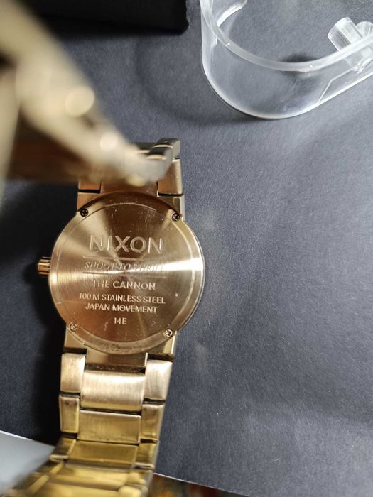 Relógio masculino NIXON usado e em bom estado.