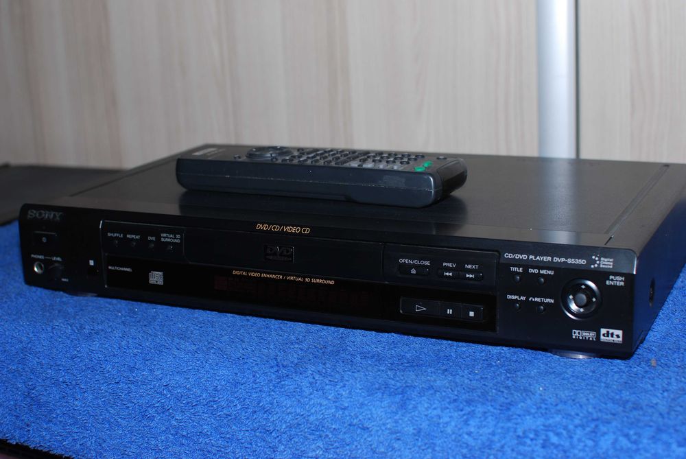Odtwarzacz płyt DVD/CD SONY DVP-S535D z pilotem super stan