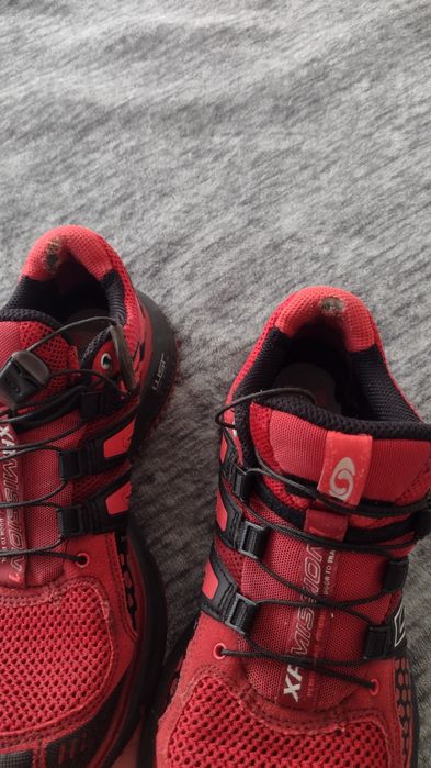 Salomon XS mission 1 trail sneakers 39 1/3 czerwono czarne buty damski