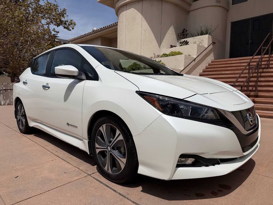 Nissan LEAF SL      2018