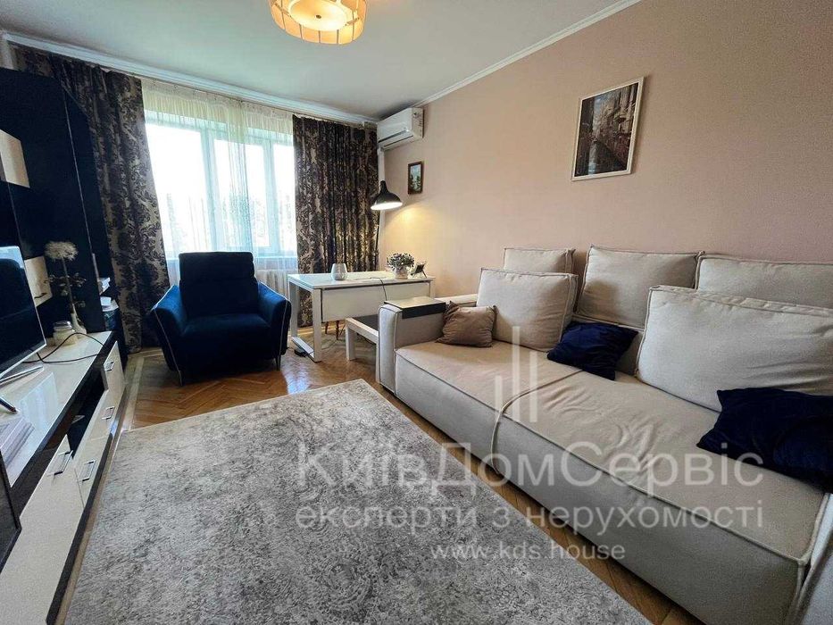 БЕЗ КОМІСІЇ Продаж 3 кімнатної квартири Деміївська 55 Голосієво метро газ